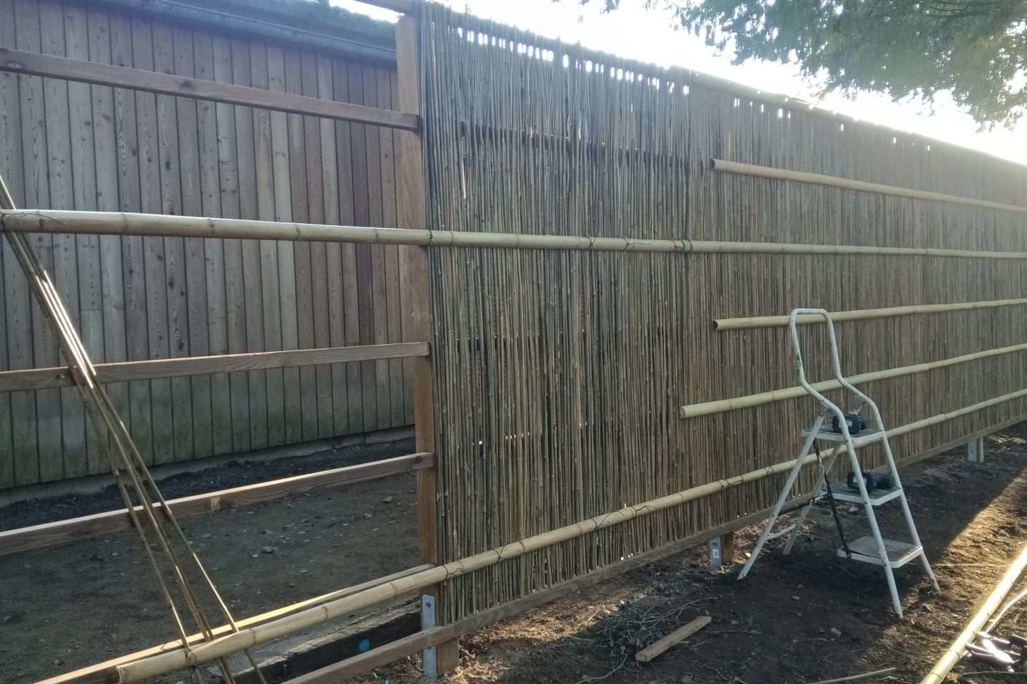 remplissage de la palissade bambou japonaise Shimizu gaki