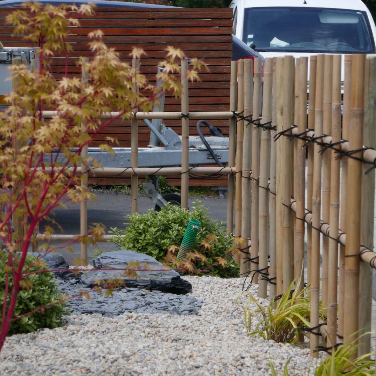 Yotsume-gaki clôturant un massif